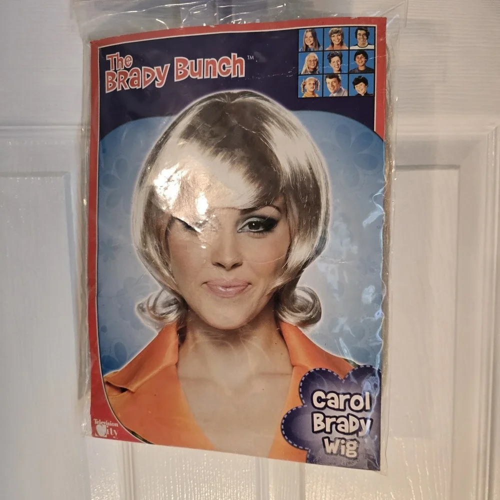 Brady Bunch TV Show Adult Costume Wig - Carol Brady One Size Cosplay Fun!